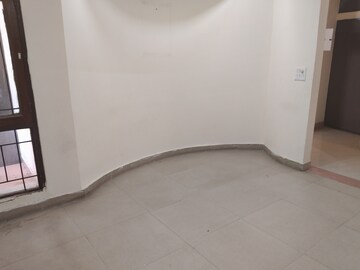Room in 3 BHK Apartment at Sector 21c – for Rent