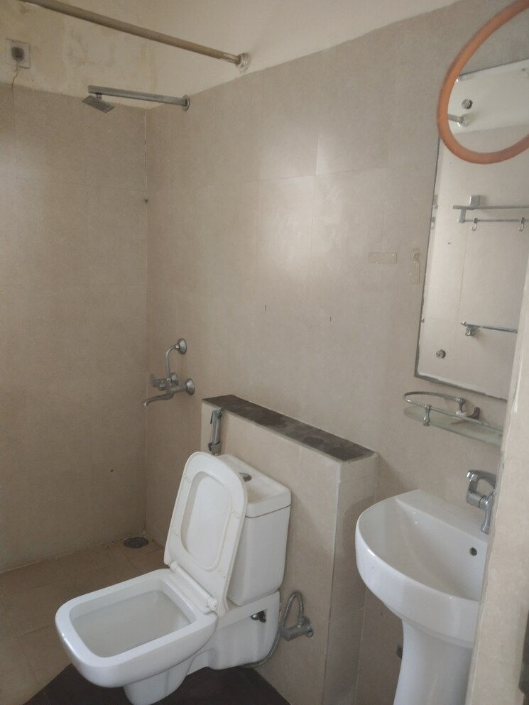 Bathroom, sector 21c 3 Bedroom 1450 Sq.Ft. Apartment In Sector 21c Faridabad 8918738
