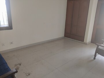 Room in 3 BHK Apartment at Sector 21c – for Rent