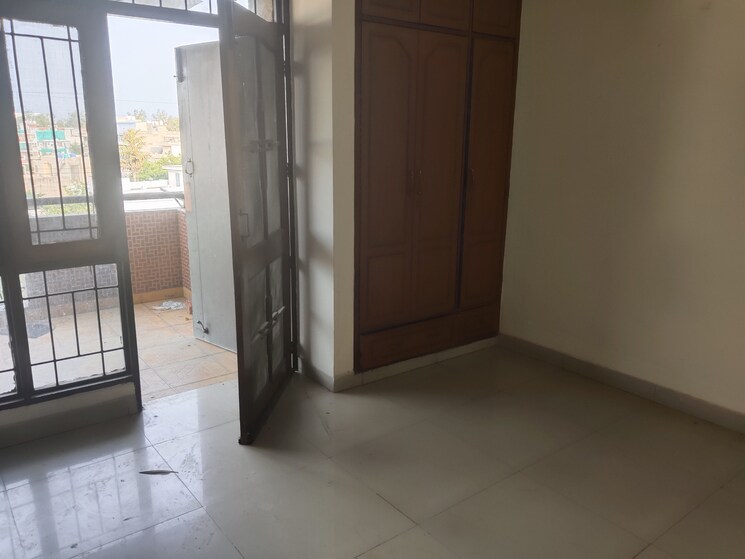 Room, sector 21c 3 Bedroom 1450 Sq.Ft. Apartment In Sector 21c Faridabad 8918738