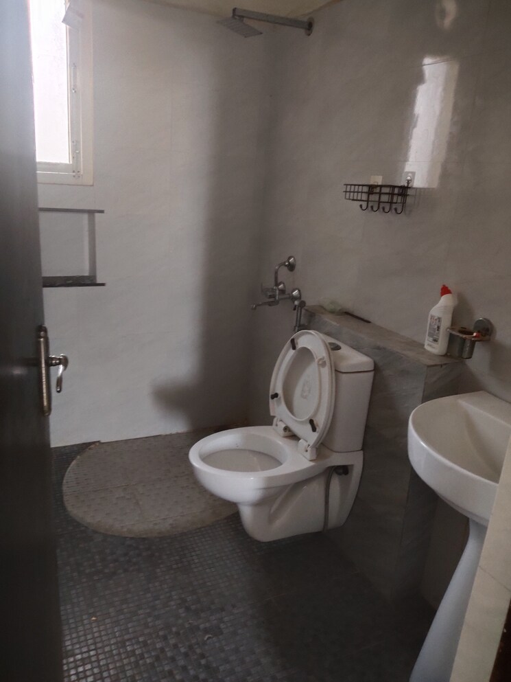 Bathroom, sector 21c 3 Bedroom 1450 Sq.Ft. Apartment In Sector 21c Faridabad 8918738