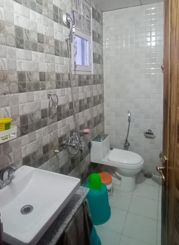 Bathroom, new shimla 3 Bedroom 1100 Sq.Ft. Apartment In New Shimla Shimla 8918748