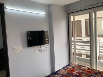 Furnished Amenities in 1 BHK Builder Floor at Ameya One, Sector 42 – for Rent