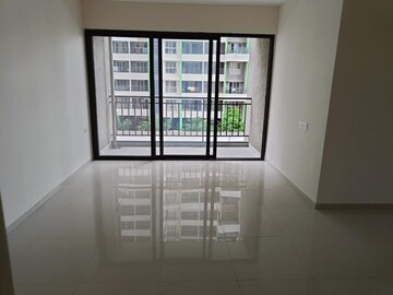 Room in 3 BHK Apartment at Mantra Mesmer, Keshav Nagar – for Rent