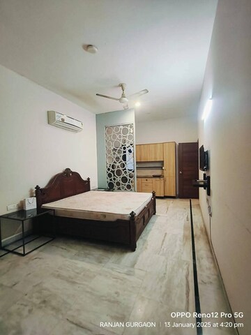 Living Room in 1 BHK Builder Floor at Ansal Sushant Lok I, Sector 43 – for Rent