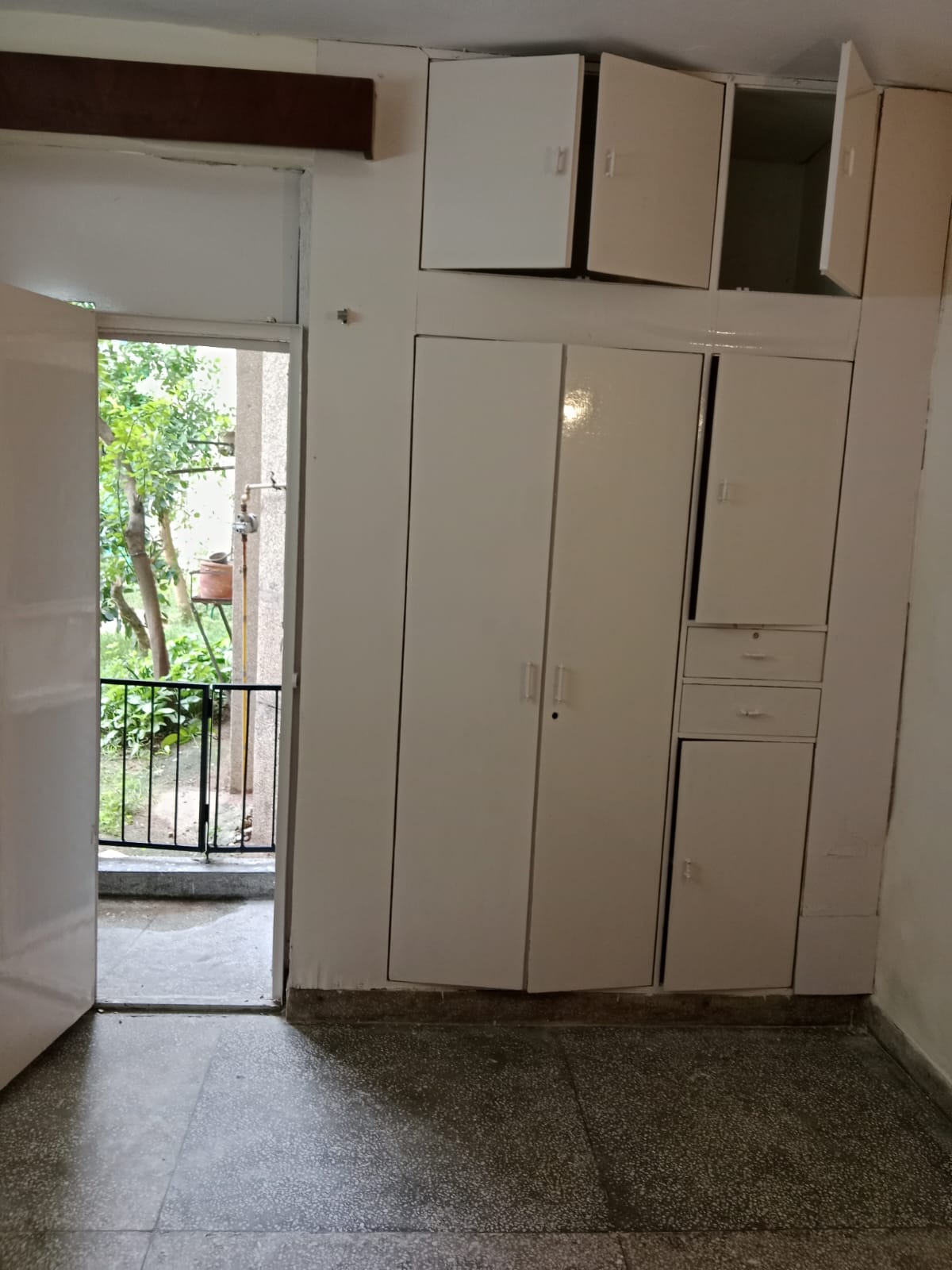 2 BHK Apartment For Rent in Vidhut Appartment 