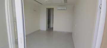 Room in 3.5 BHK Apartment at Tata Eureka Park, Sector 150 – for Rent