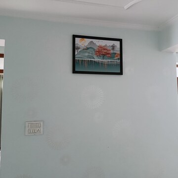 Room in 3 BHK Apartment at Parker White Lily, Sector 8 – for Rent
