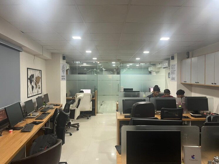 Team Area, iscon-emporio Commercial Office Space 1506 Sq.Ft. In Jodhpur Ahmedabad 8918814