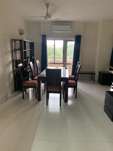 Living Room in 2 BHK Apartment at Unitech Heritage City, Sector 25 – for Rent