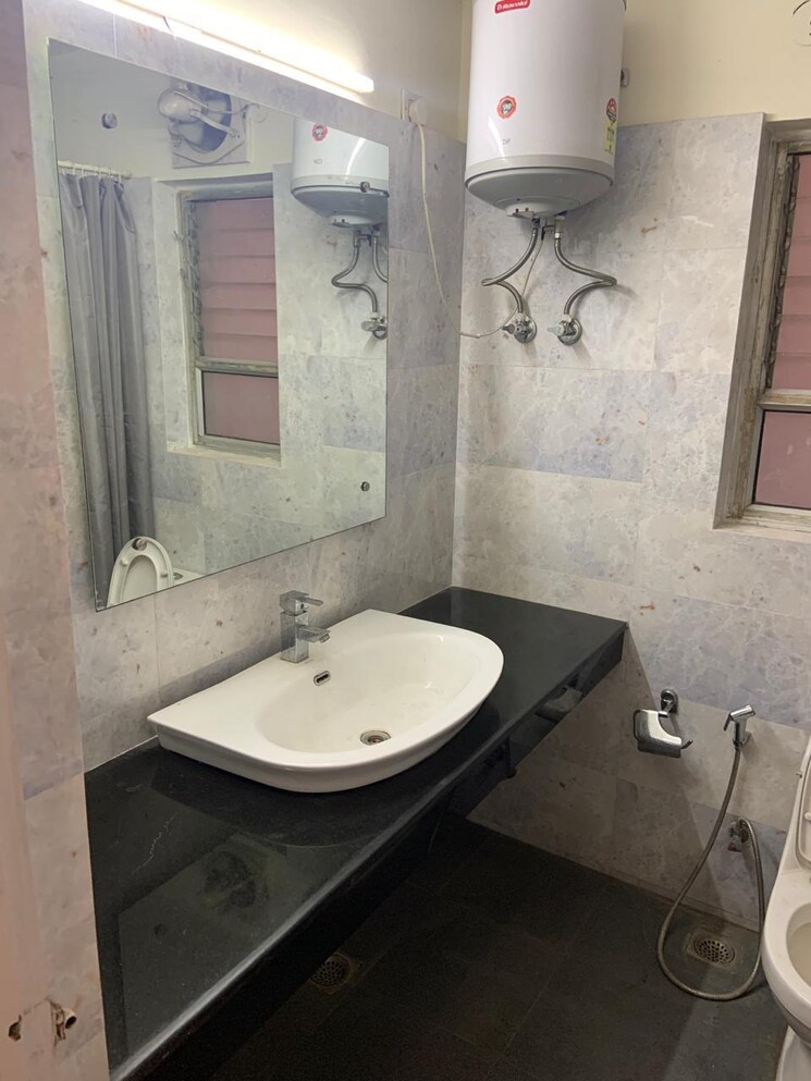 Bathroom, unitech-heritage-city 2 Bedroom 1200 Sq.Ft. Apartment In Sector 25 Gurgaon 8918808