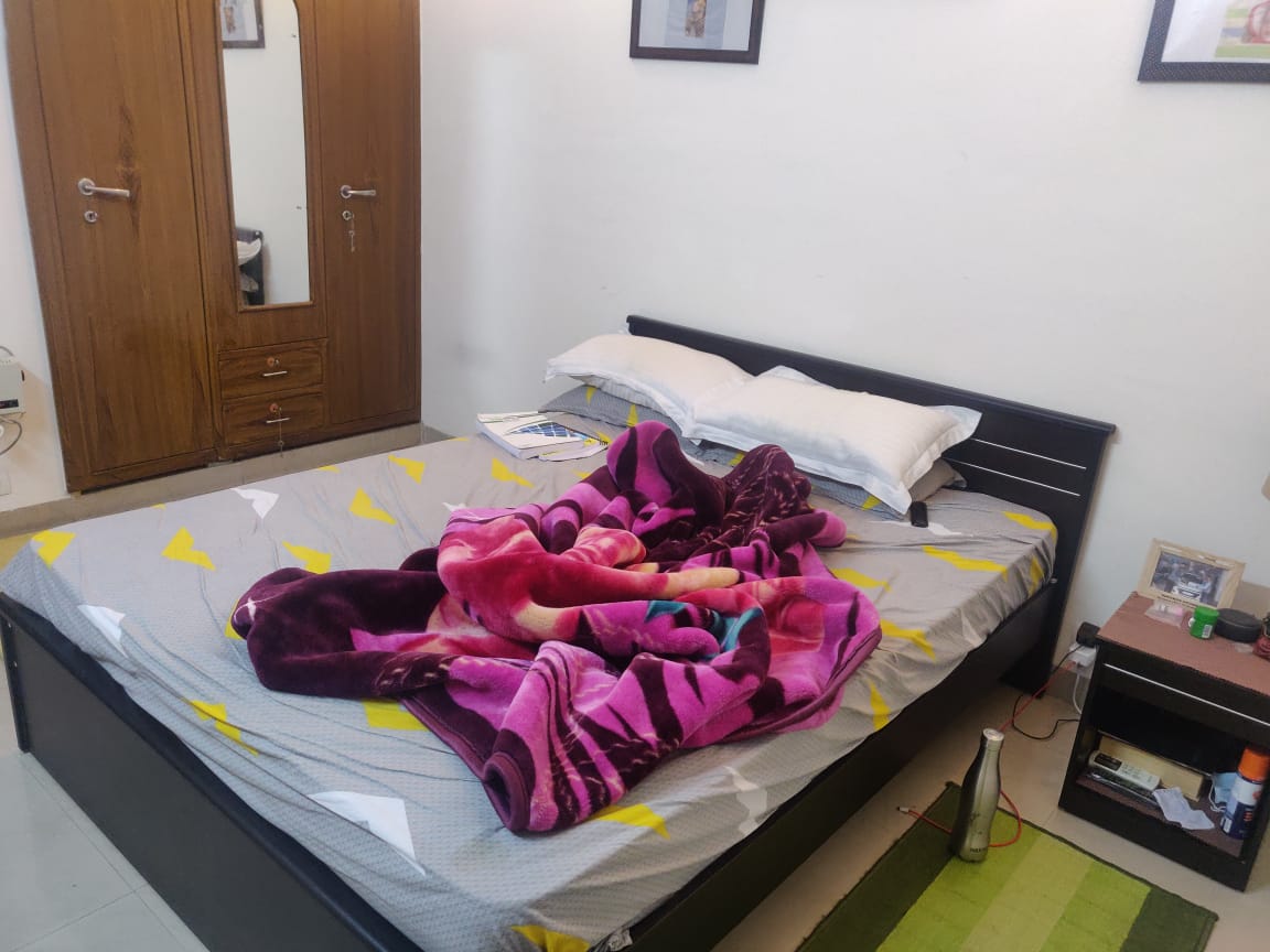 3 BHK + Servant Room Builder Floor For Rent in Unitech South City II