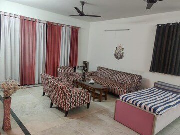 Living Room in 3 BHK Builder Floor at Unitech South City II, Sector 50 – for Rent
