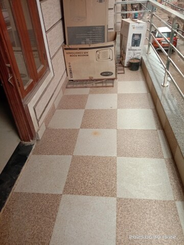 Balcony in 3 BHK Builder Floor at Unitech South City 1, South City 1 – for Rent