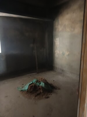 Room in 4 BHK Independent House at Isnapur – for Sale