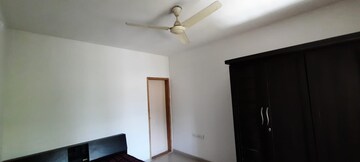 Room in 2 BHK Apartment at Raviraj Yellow Blossoms, Ghorpadi – for Rent