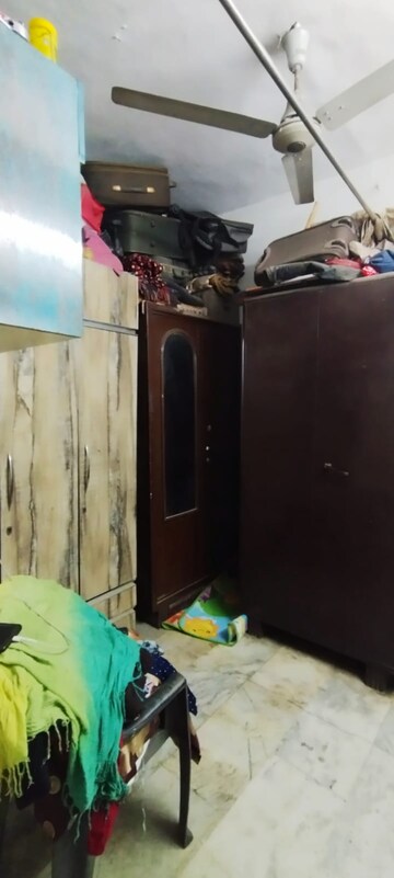 Furnished Amenities in  Showroom at Jangpura – for Sale