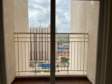 Room in 2 BHK Apartment at Prestige Finsbury Park Hyde, Bagaluru – for Rent