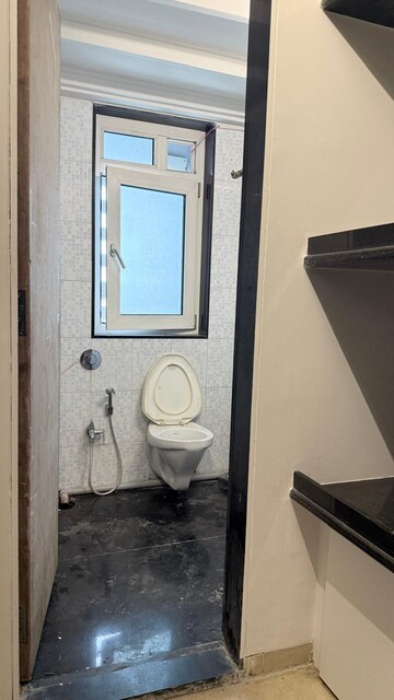 Bathroom in 4 BHK Apartment at Pinnacle Dreams, Juhu – for Rent