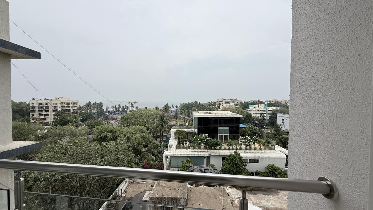 4 BHK + Servant Room Apartment For Rent in Pinnacle Dreams