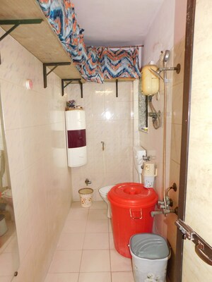 Bathroom in 1 BHK Apartment at Status Apartment Santacruz, Santacruz East – for Sale