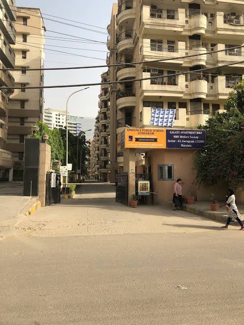 3.5 BHK + Servant Room Apartment For Rent in HBH Galaxy Apartments