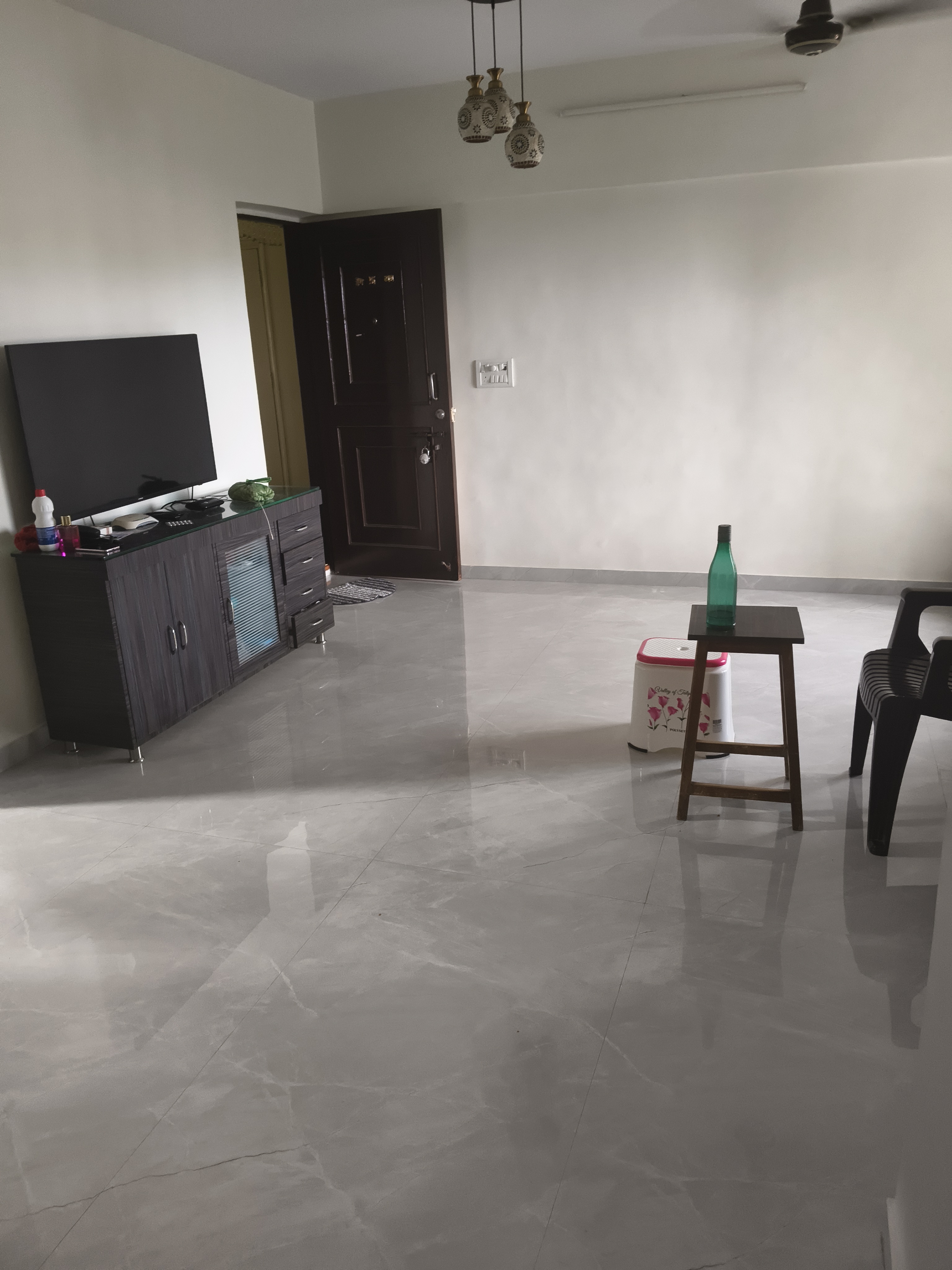 2 BHK Apartment For Sale in Kores Tower