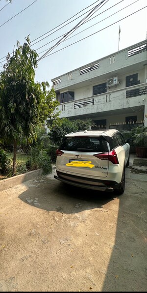 Parking in 6 BHK Independent House at Sector 22 – for Sale