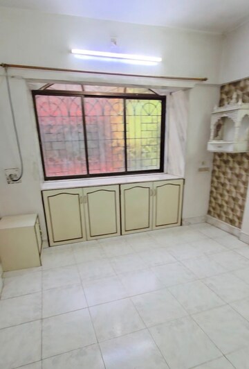 Room in 2.5 BHK Villa at Mhada CHS, Vasant Vihar – for Rent