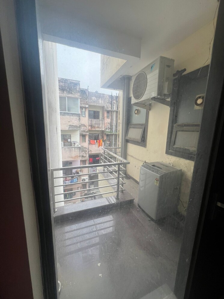 Balcony, auram-floor 3 Bedroom 1795 Sq.Ft. Builder Floor In South City 2 Gurgaon 8919088