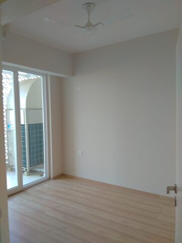 Room in 3.5 BHK Apartment at DLF The Ultima, Sector 81 – for Rent