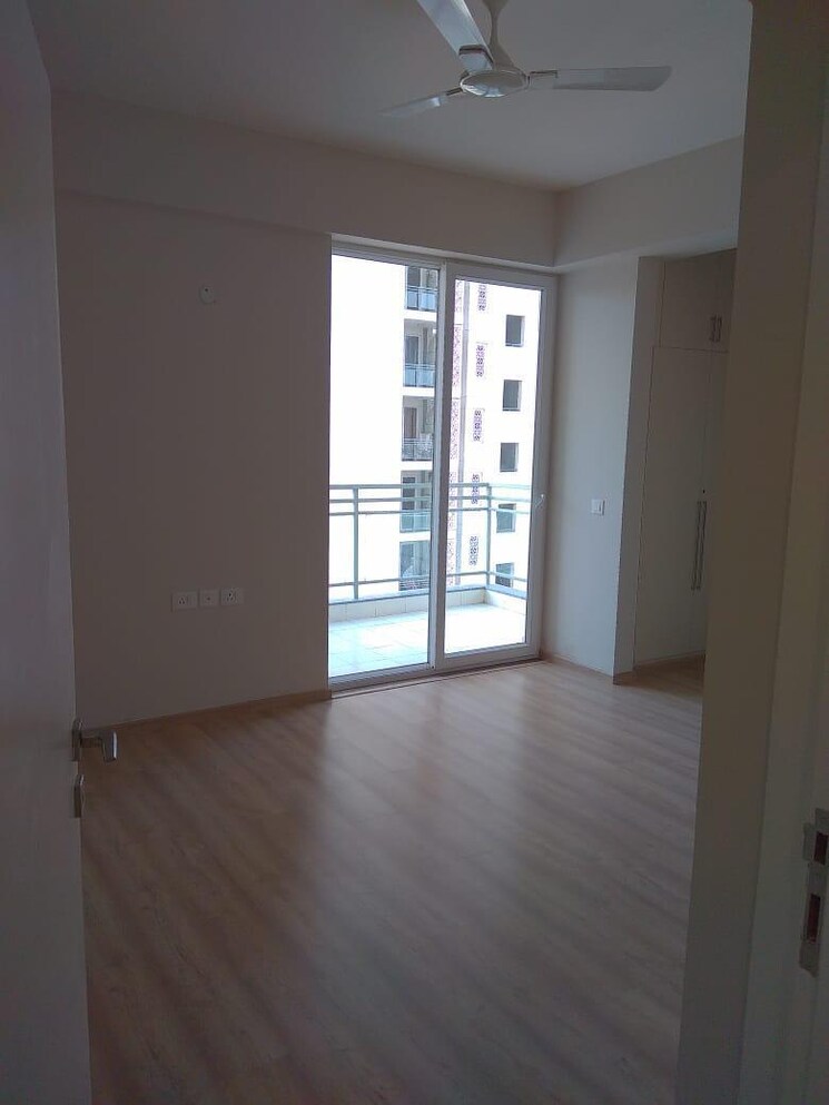 Room, dlf-the-ultima 3.5 Bedroom 2100 Sq.Ft. Apartment In Sector 81 Gurgaon 8919185