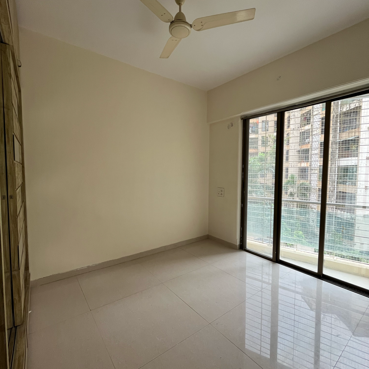 2.5 BHK + Extra Room 1050 Sq.Ft. Apartment in Raj Horizon