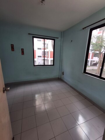 Room in 2 BHK Apartment at Genexx Valley, Diamond Harbour Road – for Rent