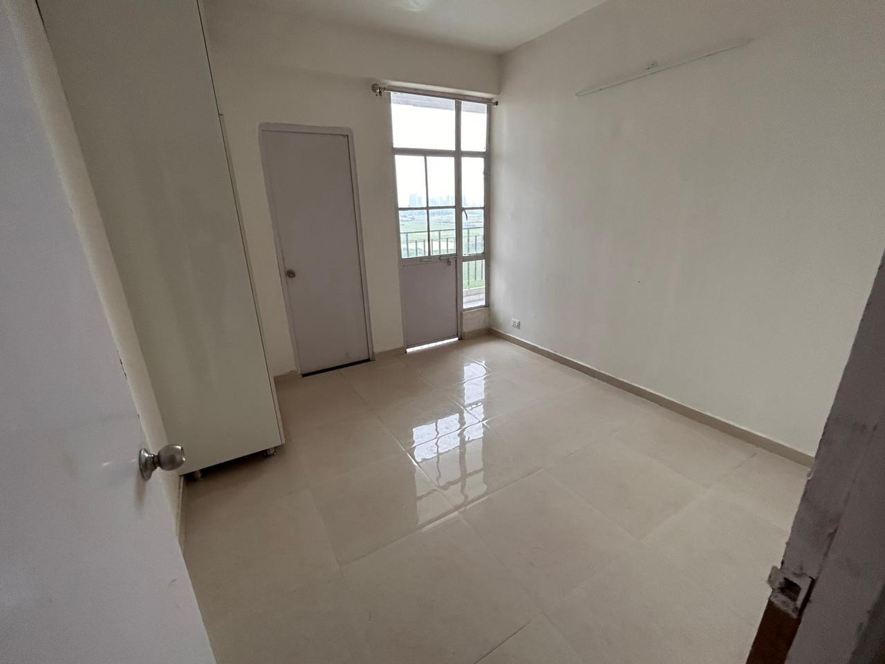 2 BHK + Extra Room Apartment For Rent in Signature Global Solera 2