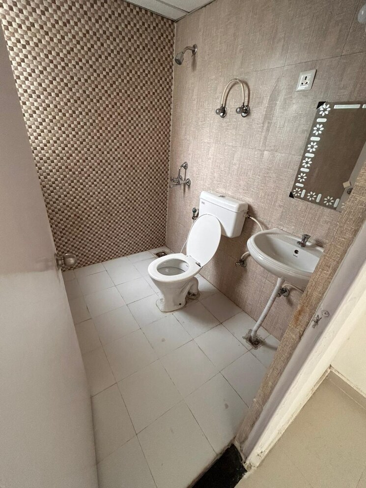 Bathroom, signature-global-solera-2 2 Bedroom 587 Sq.Ft. Apartment In Sector 107 Gurgaon 8919174
