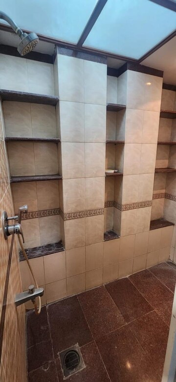 Bathroom in 4 BHK Villa at Deonar – for Rent