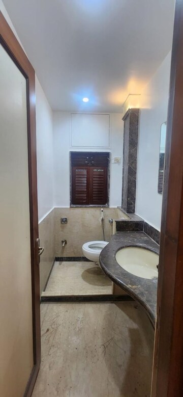 Bathroom in 4 BHK Villa at Deonar – for Rent