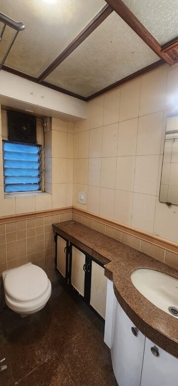 Bathroom in 4 BHK Villa at Deonar – for Rent