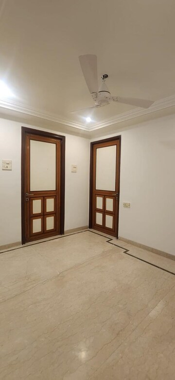 Bedroom in 4 BHK Villa at Deonar – for Rent