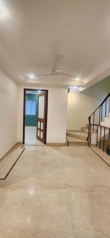 Bedroom in 4 BHK Villa at Deonar – for Rent