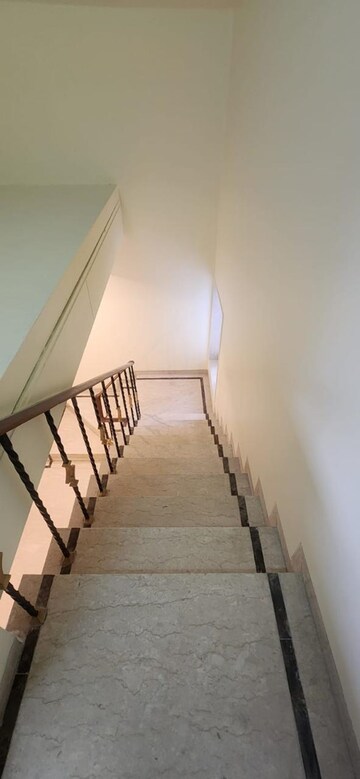 Staircase in 4 BHK Villa at Deonar – for Rent