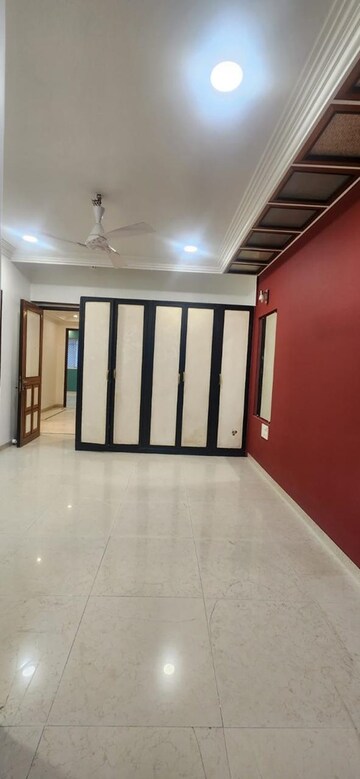 Bedroom in 4 BHK Villa at Deonar – for Rent