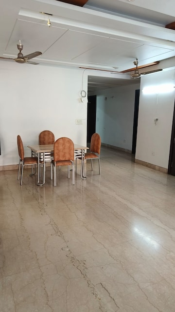 Room in Studio Builder Floor at Rajouri Garden – for Rent
