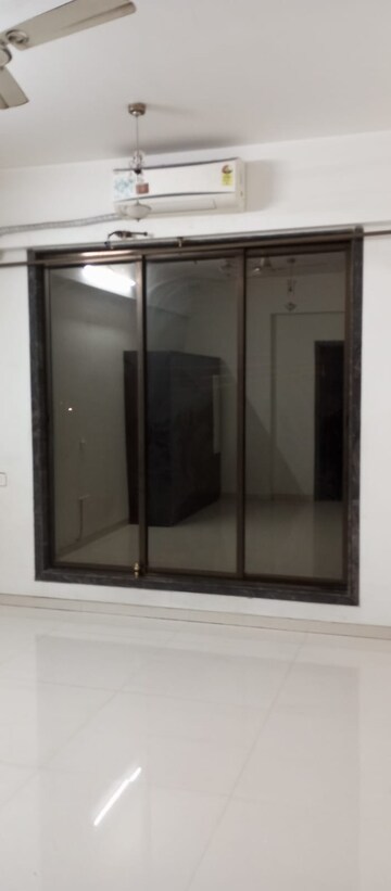 Bedroom in 4 BHK Apartment at Safal Nav Parmanu CHS, Chembur – for Rent
