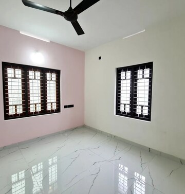 Room in 3 BHK Villa at Kallekkulangara – for Sale