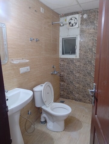 Bathroom in 3 BHK Apartment at Omaxe R2, Gomti Nagar – for Rent