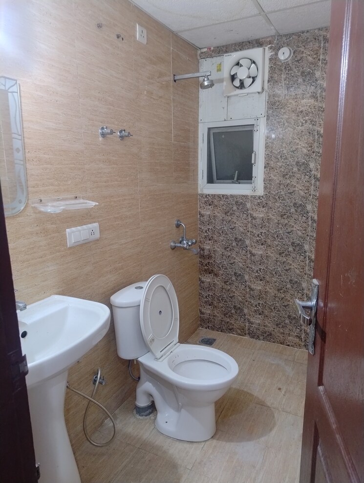 Bathroom, omaxe-r2 3 Bedroom 1550 Sq.Ft. Apartment In Gomti Nagar Lucknow 8919272