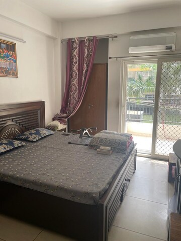 Bedroom in 3 BHK Apartment at Wave Amore, Sector 32 – for Rent