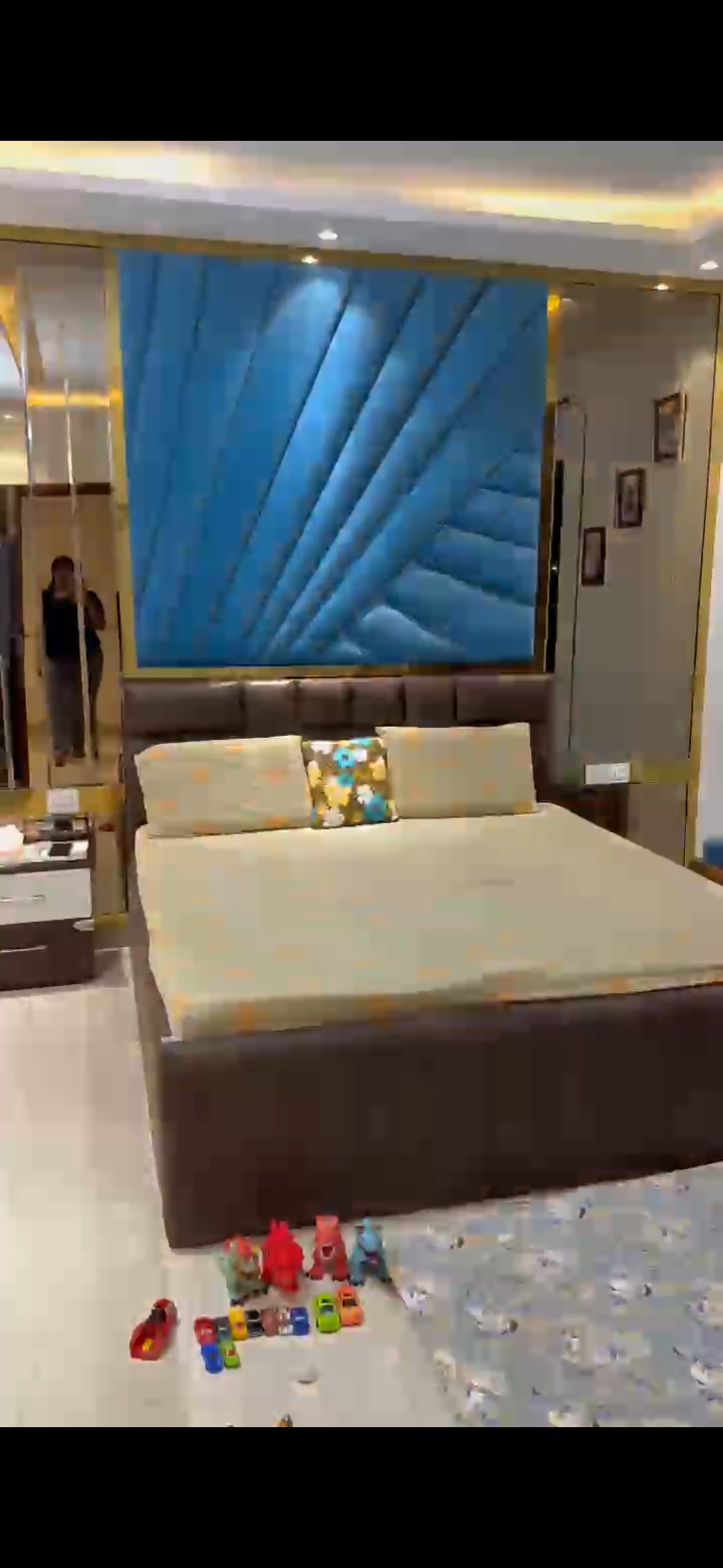 4 BHK + Pooja Room,Servant Room Builder Floor For Sale in Sector 17, Faridabad